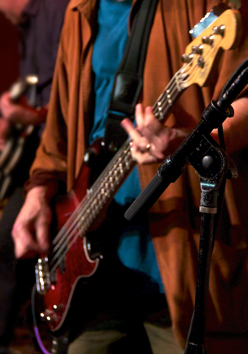 Bass Thing – Collaborate with Us! Bass Thing – Collaborate with Us!