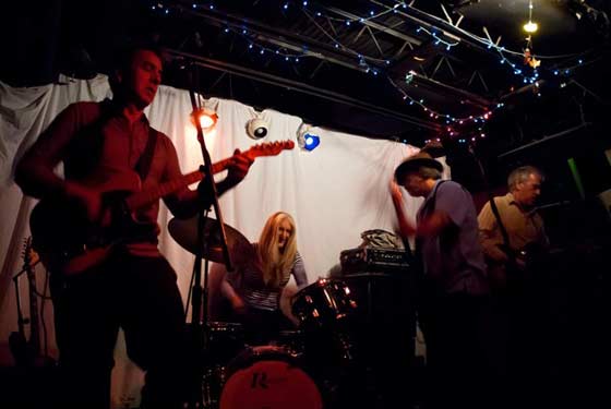 Nippertown – LIVE: Catbirds @ Valentine’s Music Hall, 12/29/11